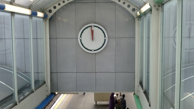 London Underground clock, Hammersmith tube station