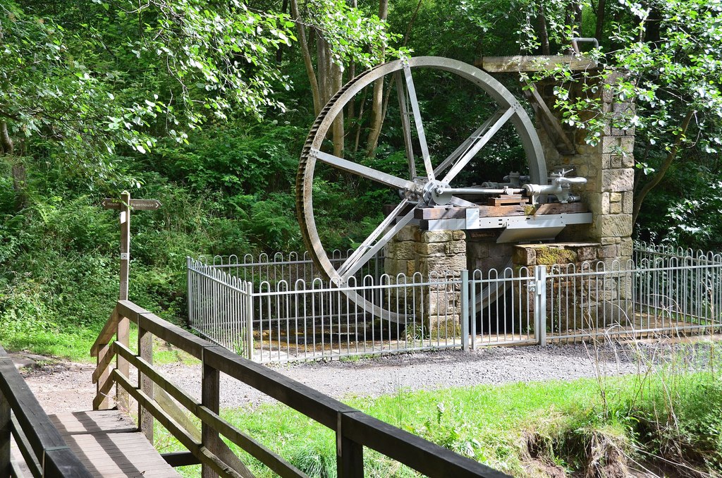 Waterwheel at Cragside © Jim Barton cc-by-sa/2.0 :: Geograph Britain ...