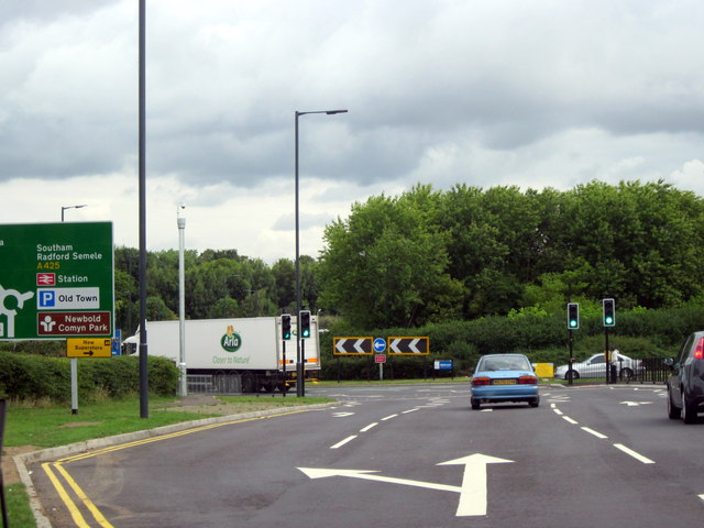 A452, A425 Traffic Island, Leamington... © Roy Hughes :: Geograph ...