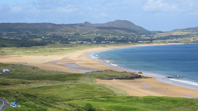 Ballymastoker Bay © Richard Webb cc-by-sa/2.0 :: Geograph Ireland