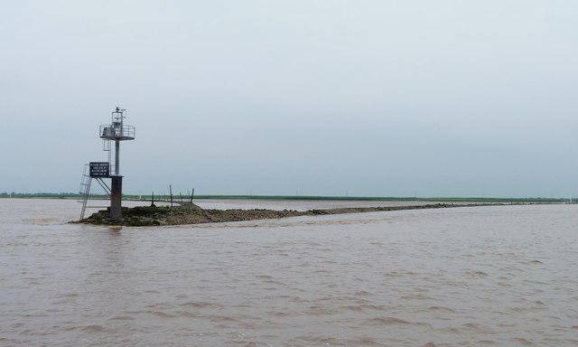 Apex light, Trent Falls © Christine Johnstone :: Geograph Britain and ...