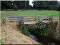 Footbridge over the stream, The Lees, Yalding