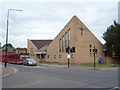 TQ1375 : Hounslow Evangelical Church, Hanworth Road, Hounslow by Robin Sones