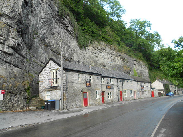 Stoney Middleton © Craig Brown cc-by-sa/2.0 :: Geograph Britain and Ireland