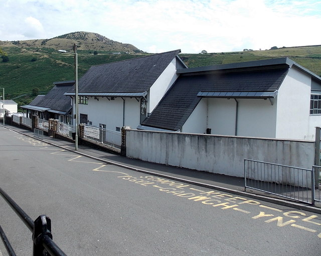 Tylorstown Primary School © Jaggery :: Geograph Britain and Ireland