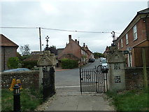 SU3866 : St Mary, Kintbury: church gates by Basher Eyre