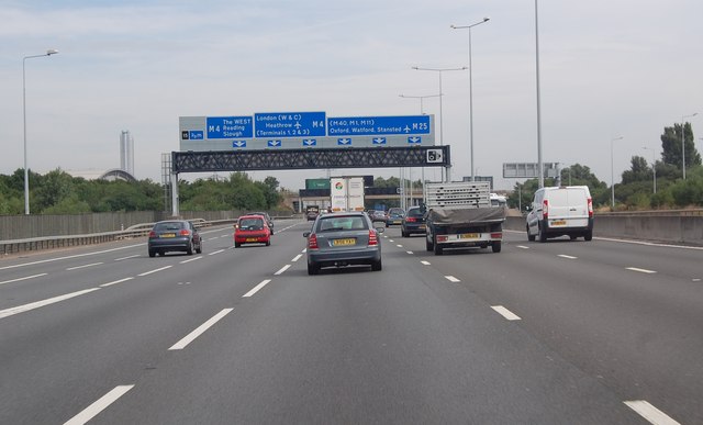 M25 two thirds of a mile to M4 © Julian P Guffogg :: Geograph Britain ...