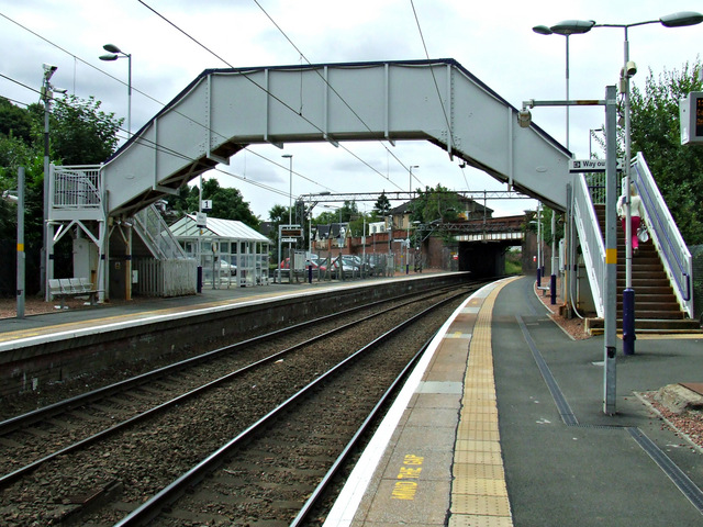 Hillfoot railway station © Thomas Nugent cc-by-sa/2.0 :: Geograph ...