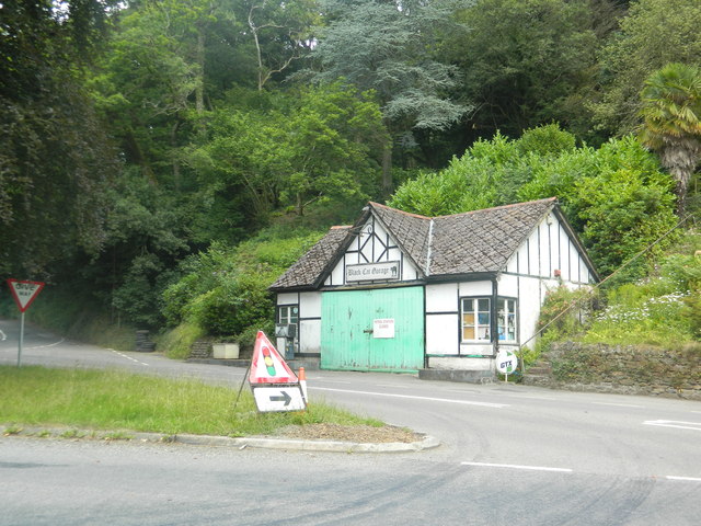 Black Cat Garage Near Bampton C John Lord Cc By Sa 2 0