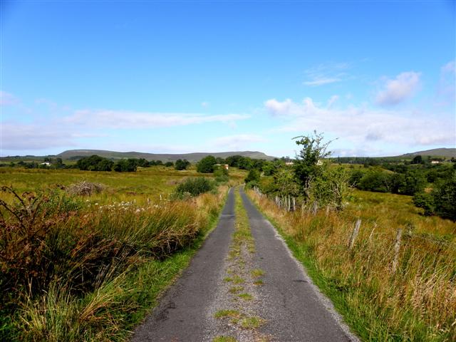 Road at Altachullion Upper © Kenneth Allen cc-by-sa/2.0 :: Geograph Ireland