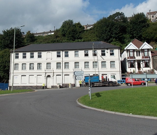 Former Diamond Jubilee Hotel, Tylorstown © Jaggery Cc-by-sa 2.0 