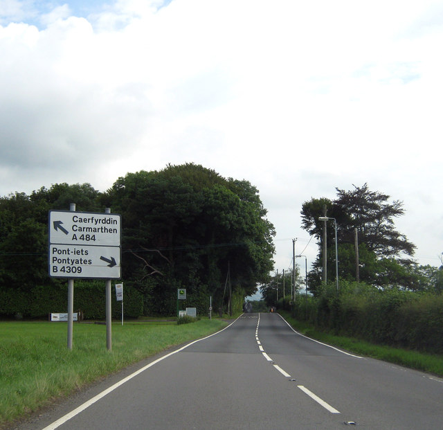 Road junction south of Cwmffrwd