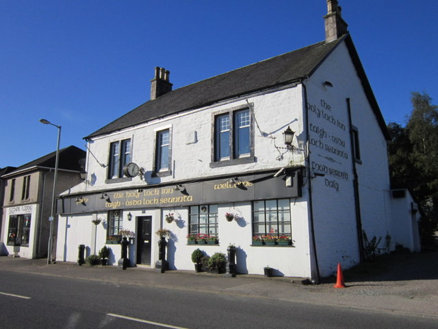 The Holy Loch Inn, Sandbank © Ian S cc-by-sa/2.0 :: Geograph Britain ...