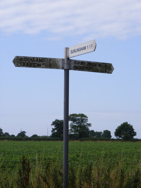 Roadsign on Kirby Road © Geographer :: Geograph Britain and Ireland