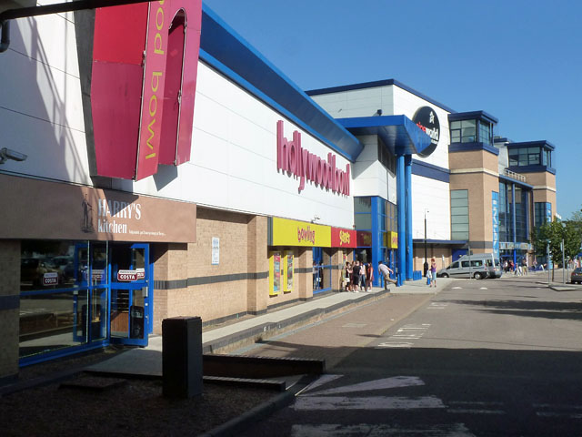 Hollywood Bowl Crawley Leisure Park © Robin Webster Geograph