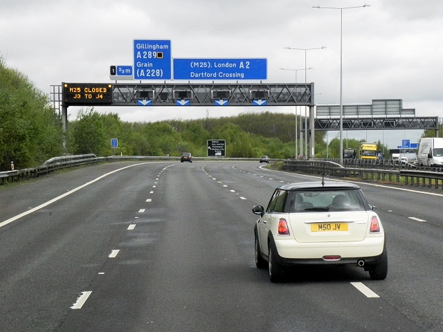 M2 Motorway, North of Rochester © David Dixon cc-by-sa/2.0 :: Geograph ...