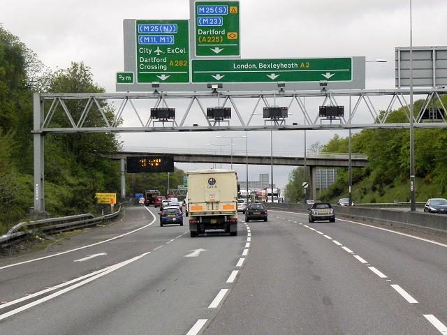 A2, Darenth Wood © David Dixon cc-by-sa/2.0 :: Geograph Britain and Ireland