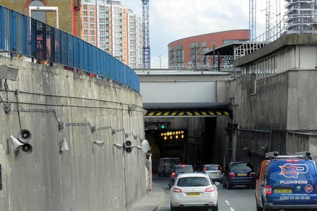 A102 Northern Approach to the Blackwall David Dixon cc by sa