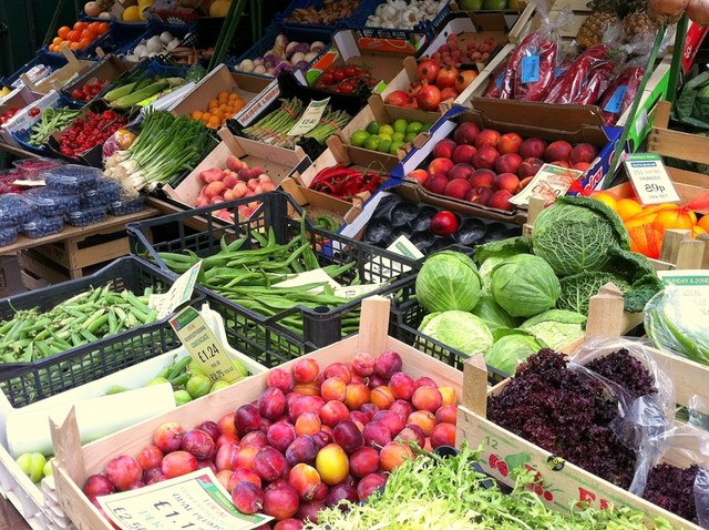 Fresh fruit and veg. display © Jonathan Billinger cc-by-sa/2.0 ...