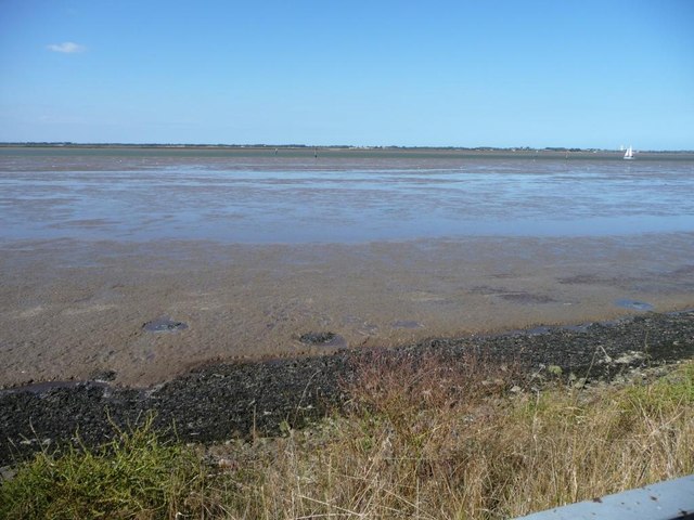 Shallow water on Breydon South Flats © Christine Johnstone :: Geograph ...