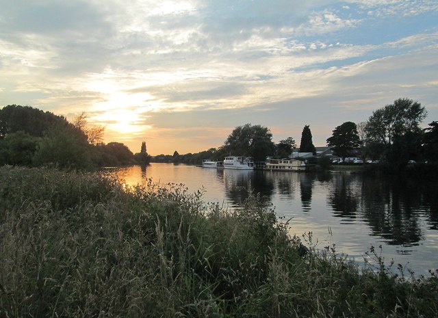 A September evening by the Trent