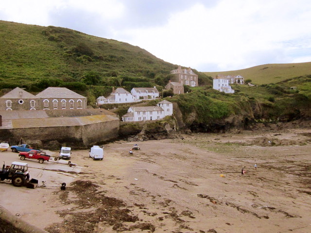 Port Isaac Harbour at Low Tide