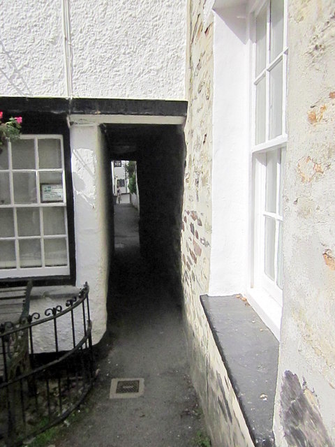 Squeeze Belly Alley Port Isaac