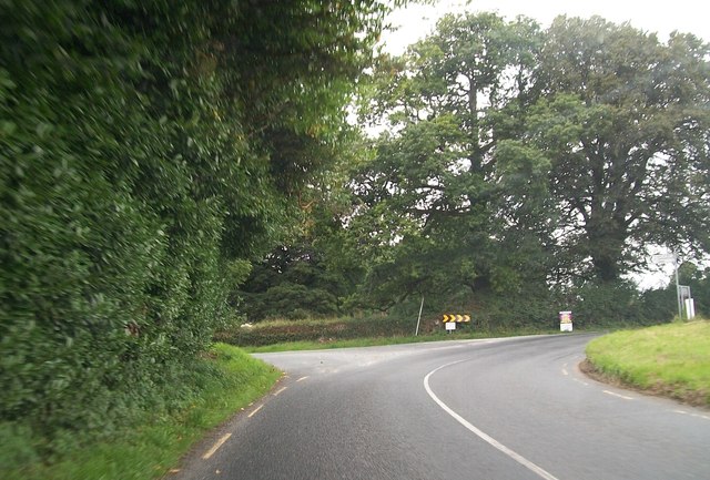 Sharp bend in the R164 at Donore