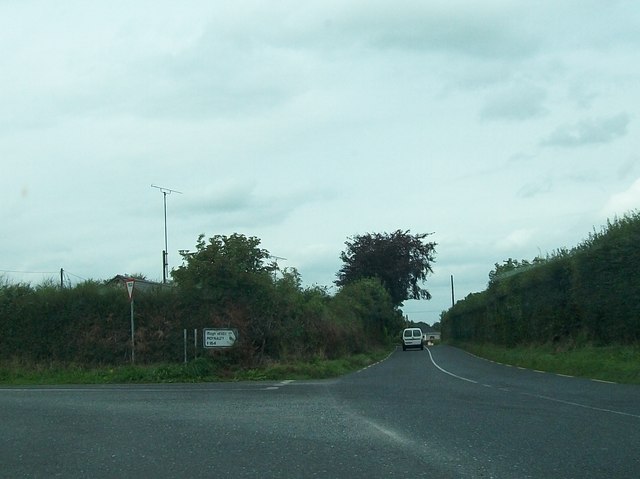 Minor road junction of the R164 at Whitecommons
