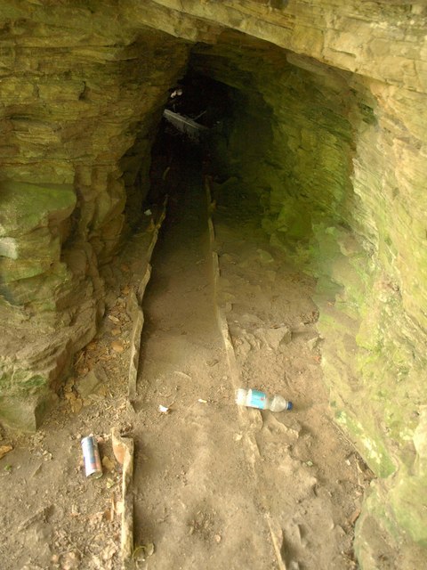Tunnel through the cliff, Wickham Glen