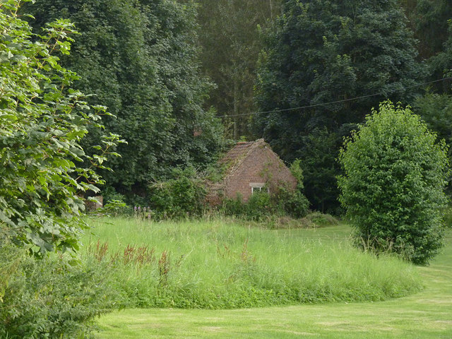 Old quarry building at New Cottages