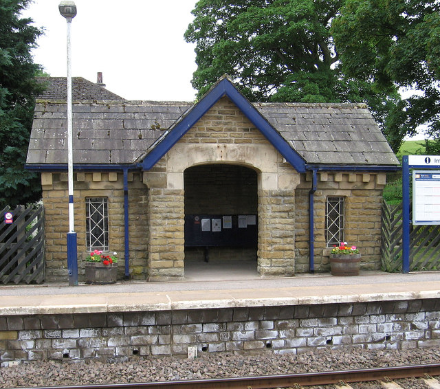 Gargrave - Station - shelter on... © Dave Bevis cc-by-sa/2.0 ...