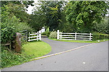 SD6196 : Entrance to Tarn Close from B6257 by Roger Templeman