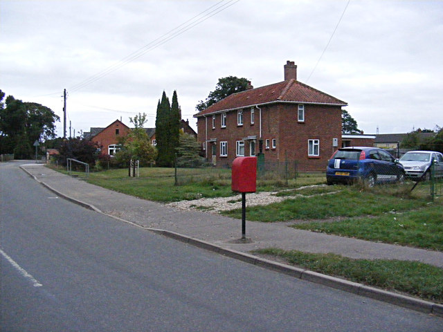 Crown Green Postbox