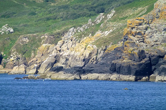 Rocks below the Tater-du lighthouse