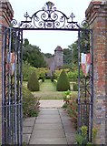 SU5927 : Walled Garden Gate, Hinton Ampner by Len Williams