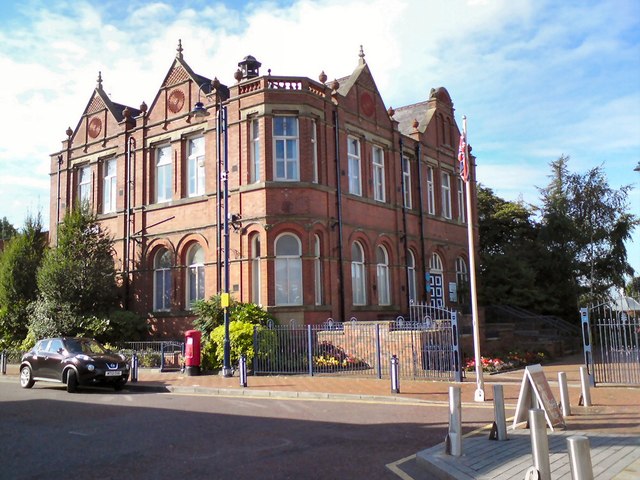 Denton Town Hall © Gerald England :: Geograph Britain and Ireland