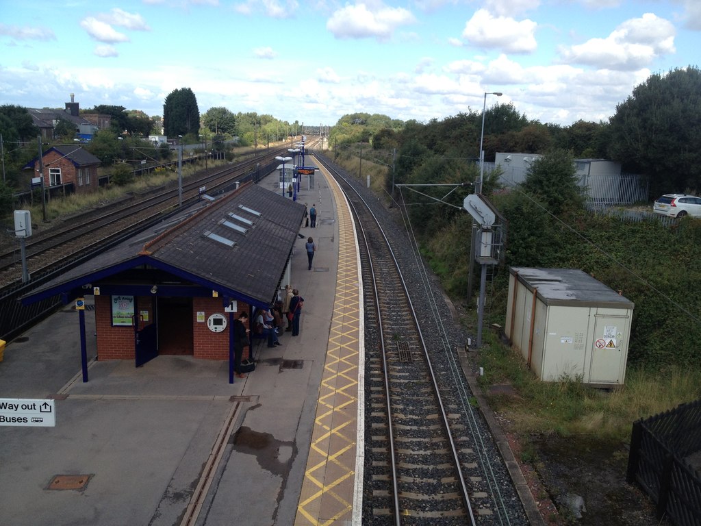 Thirsk railway station © Stacey Harris cc-by-sa/2.0 :: Geograph Britain ...