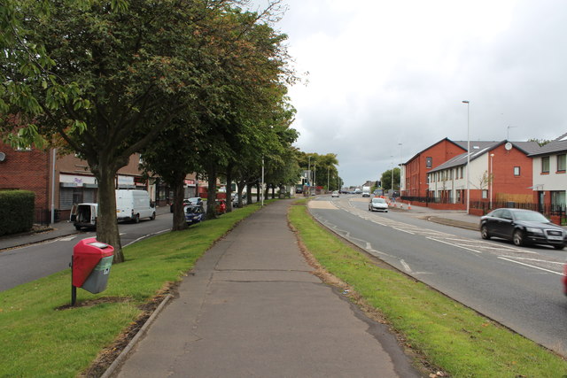 Footpath next to Barrhead Road, Paisley