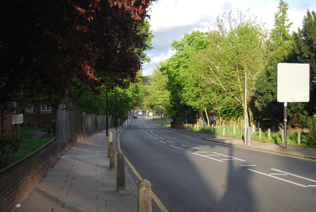 A214, Central Hill