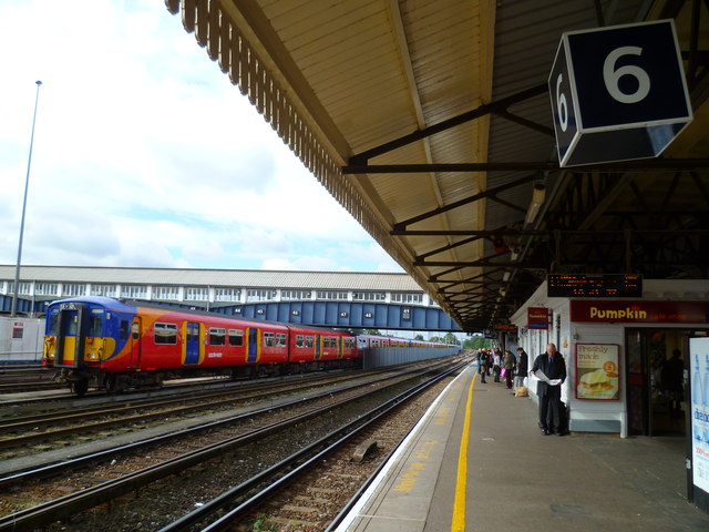 Looking along Platform 6 on Clapham Junction station towards Putney