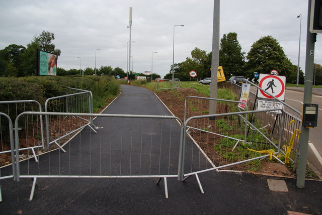 Closed footpath by the A34