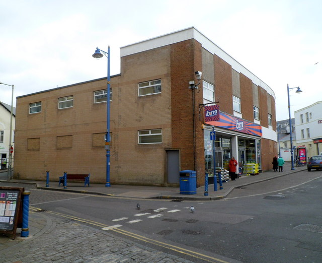 B&M Bargains In Former Woolworths... © Jaggery :: Geograph Britain And ...