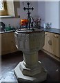 Christ Church, Totland: font