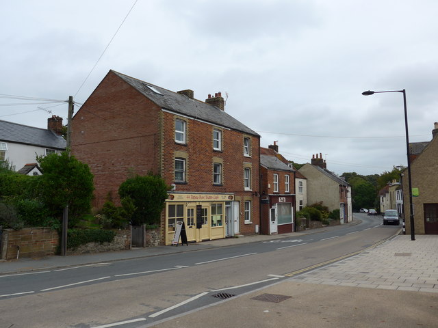 Looking east-northeast in the High Street