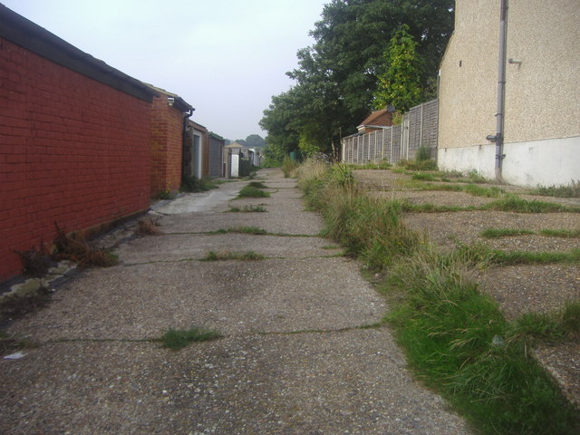 Alleyway off Chase Way, Southgate