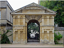 SP5206 : Main Gate: Oxford Botanical Gardens by Dylan Moore
