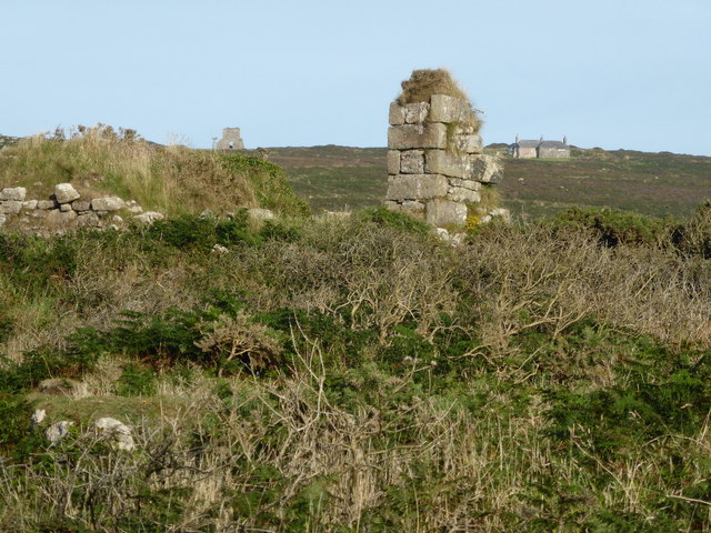 Mine ruins above Morvah Cliff