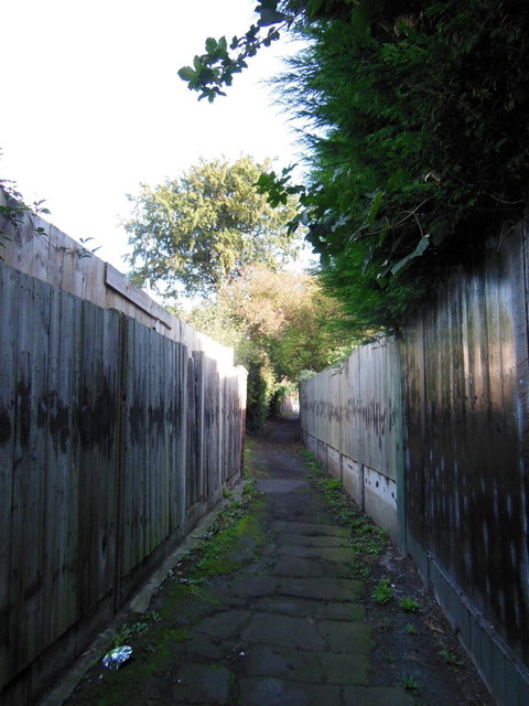 A path leading to Chamberlain Street, Sutton on Hull
