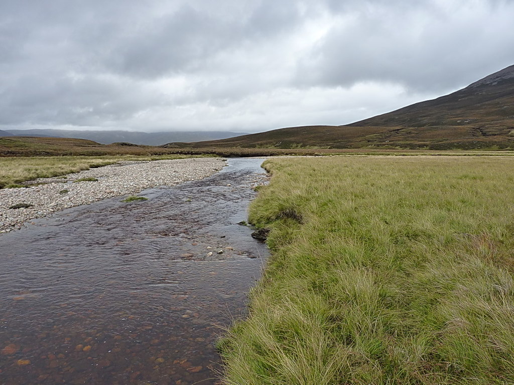 downstream-towards-a-sharp-bend-in-the-richard-law-cc-by-sa-2-0